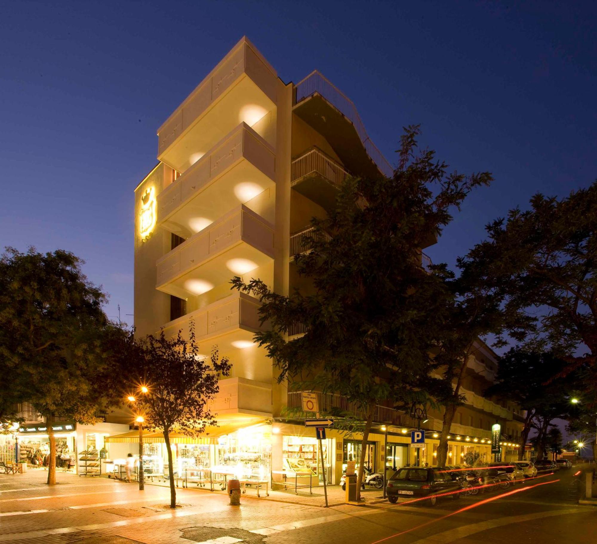 Hotel Cristina Corona Cattolica Esterno foto