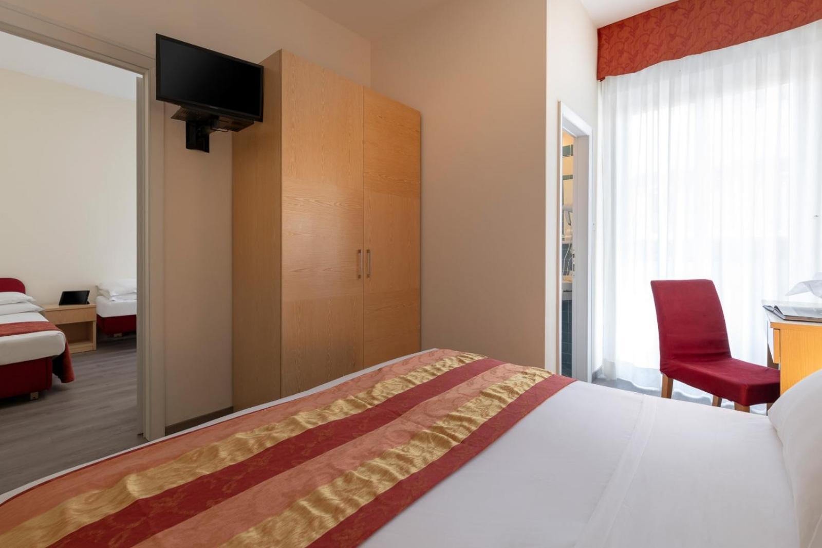 Hotel Cristina Corona Cattolica Esterno foto