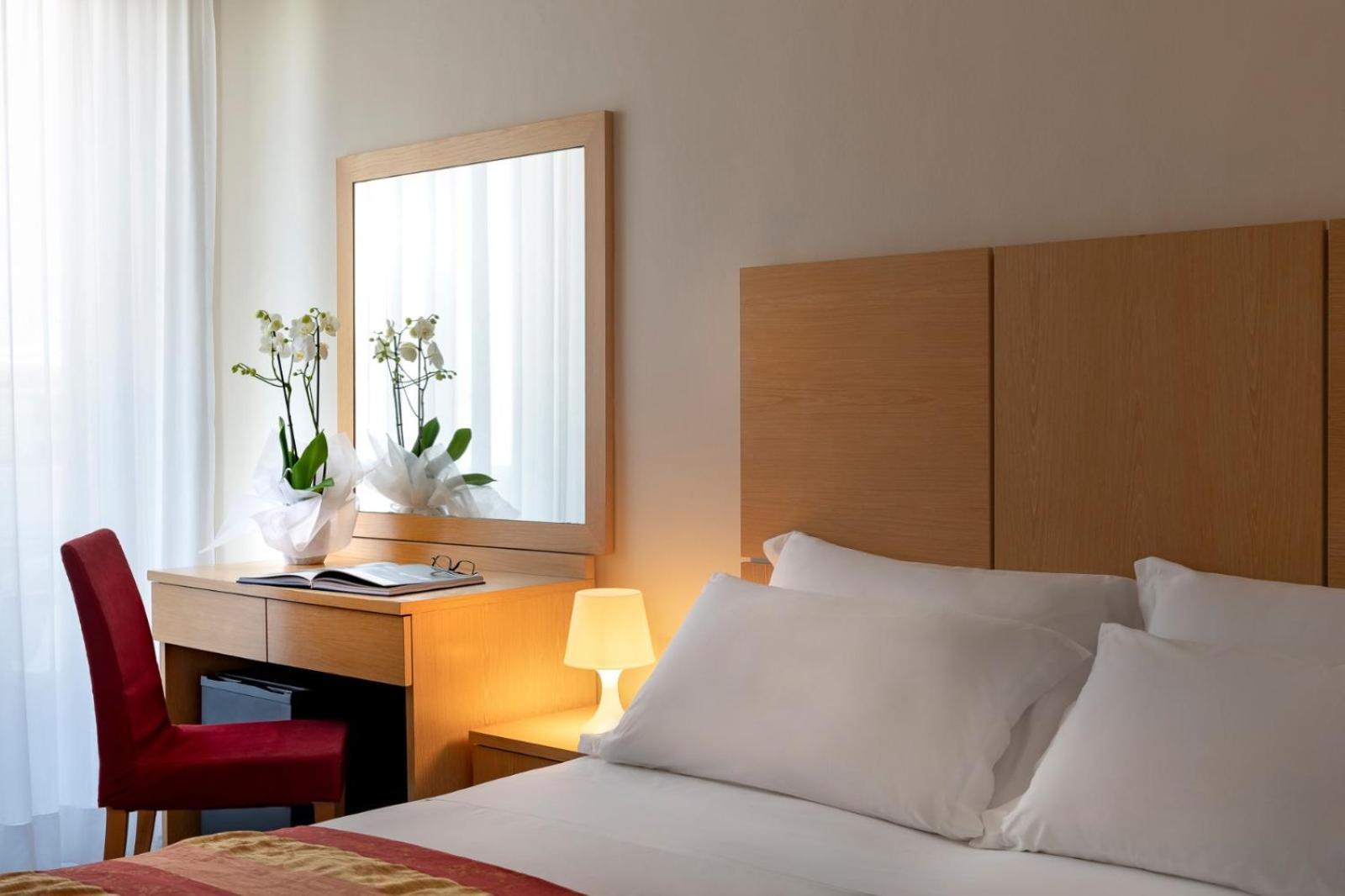 Hotel Cristina Corona Cattolica Esterno foto