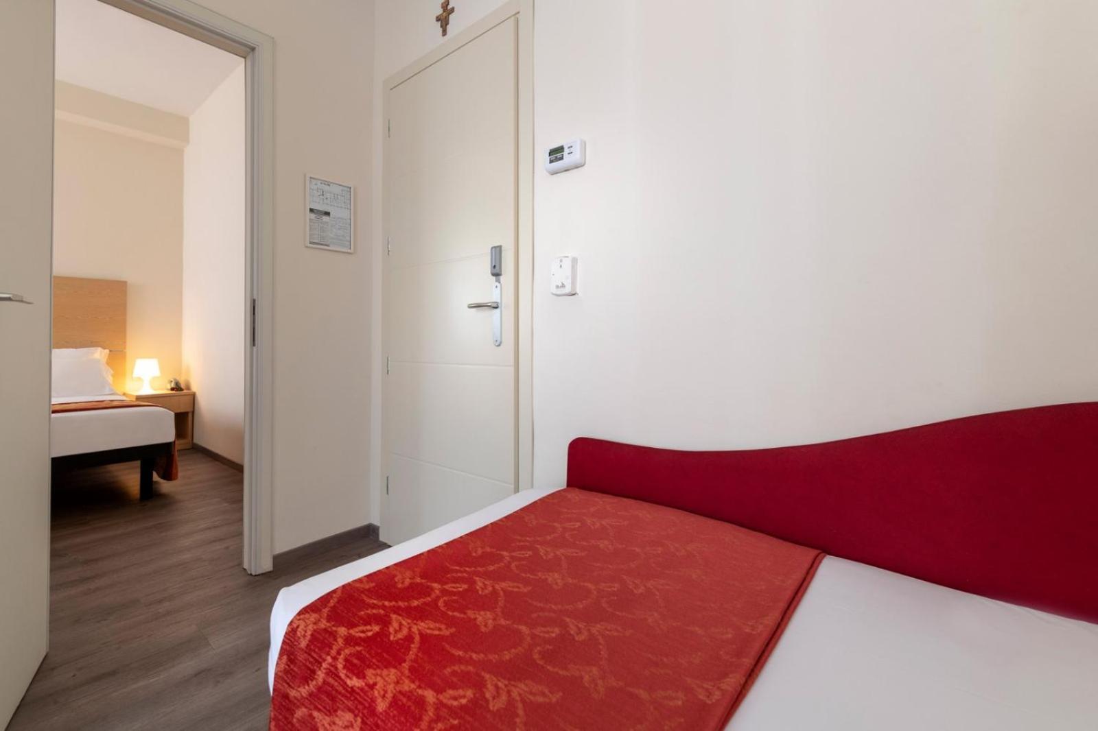 Hotel Cristina Corona Cattolica Esterno foto