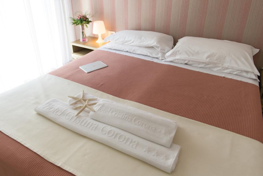 Hotel Cristina Corona Cattolica Esterno foto