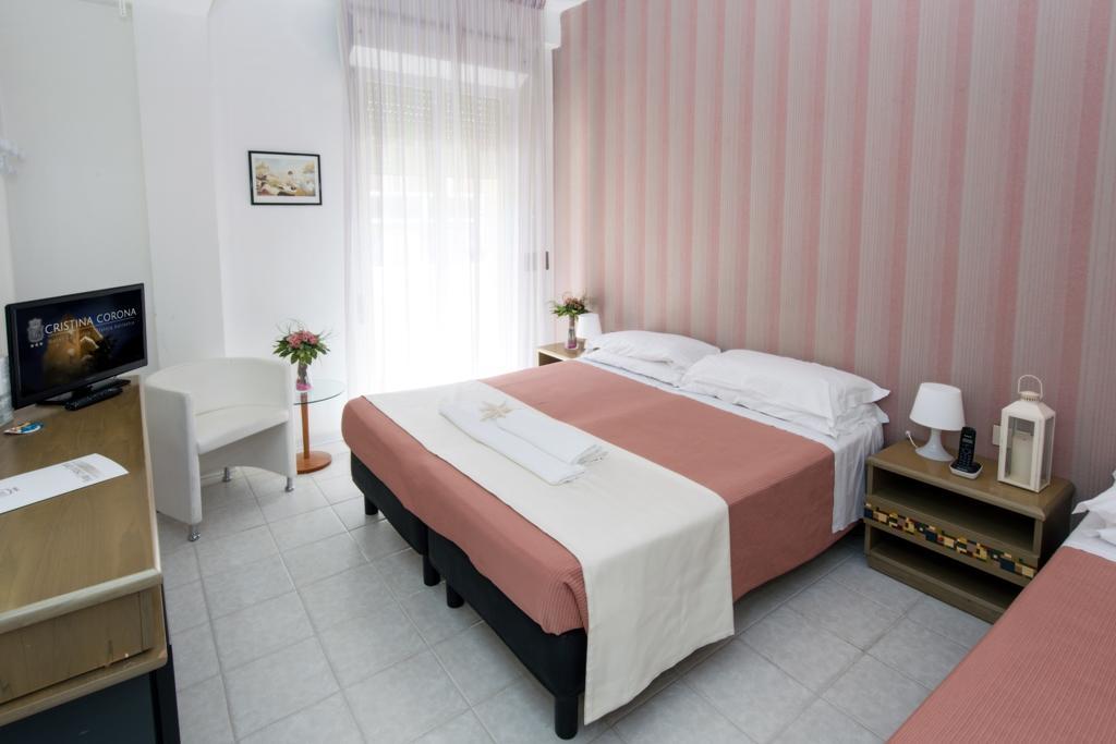 Hotel Cristina Corona Cattolica Esterno foto