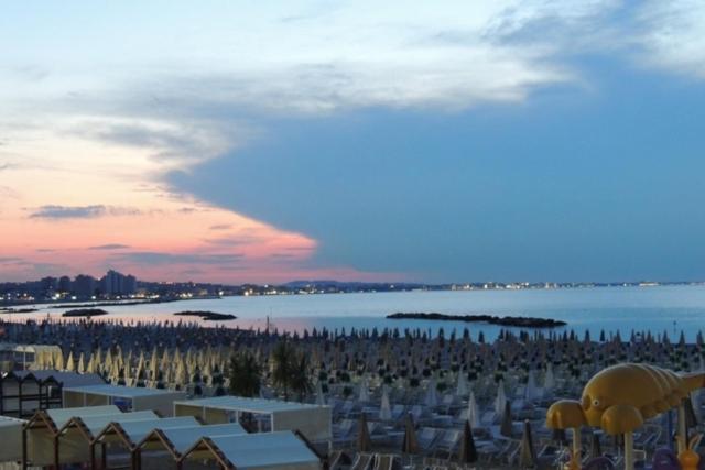Hotel Cristina Corona Cattolica Esterno foto