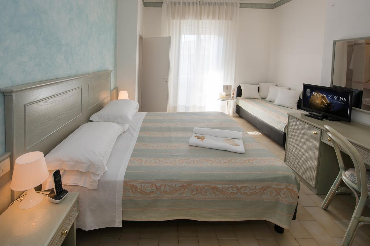 Hotel Cristina Corona Cattolica Esterno foto