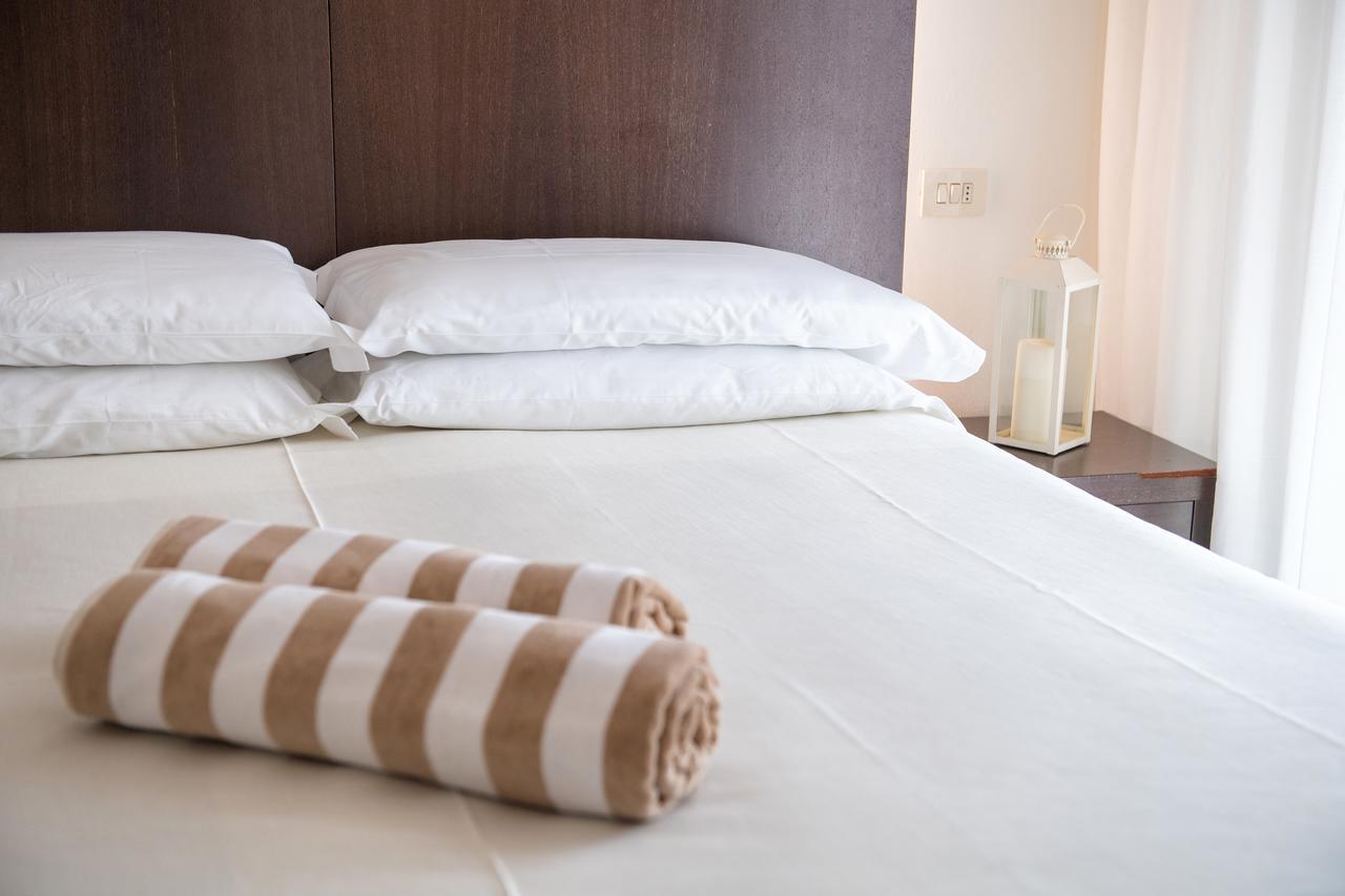 Hotel Cristina Corona Cattolica Esterno foto