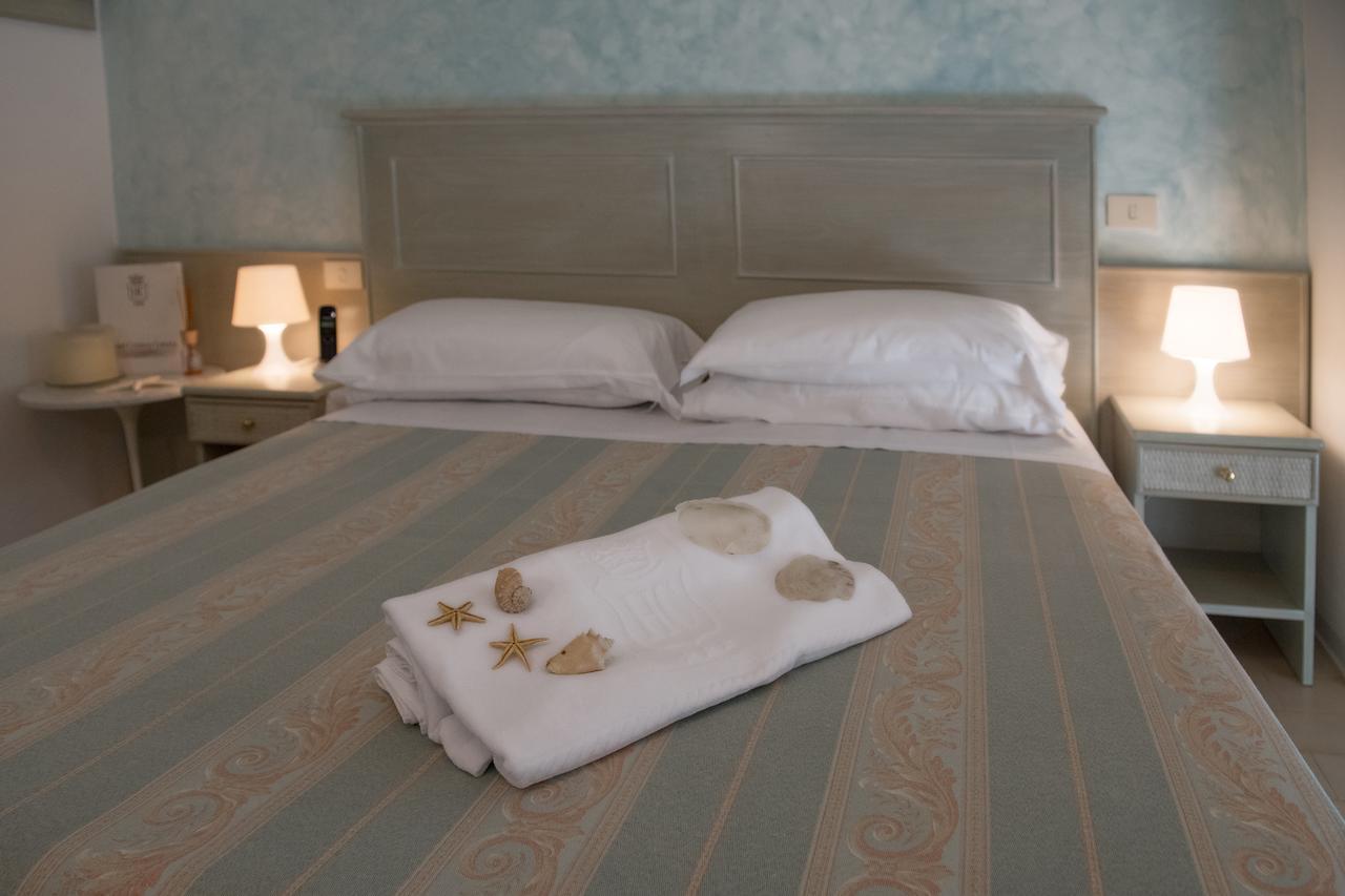 Hotel Cristina Corona Cattolica Esterno foto