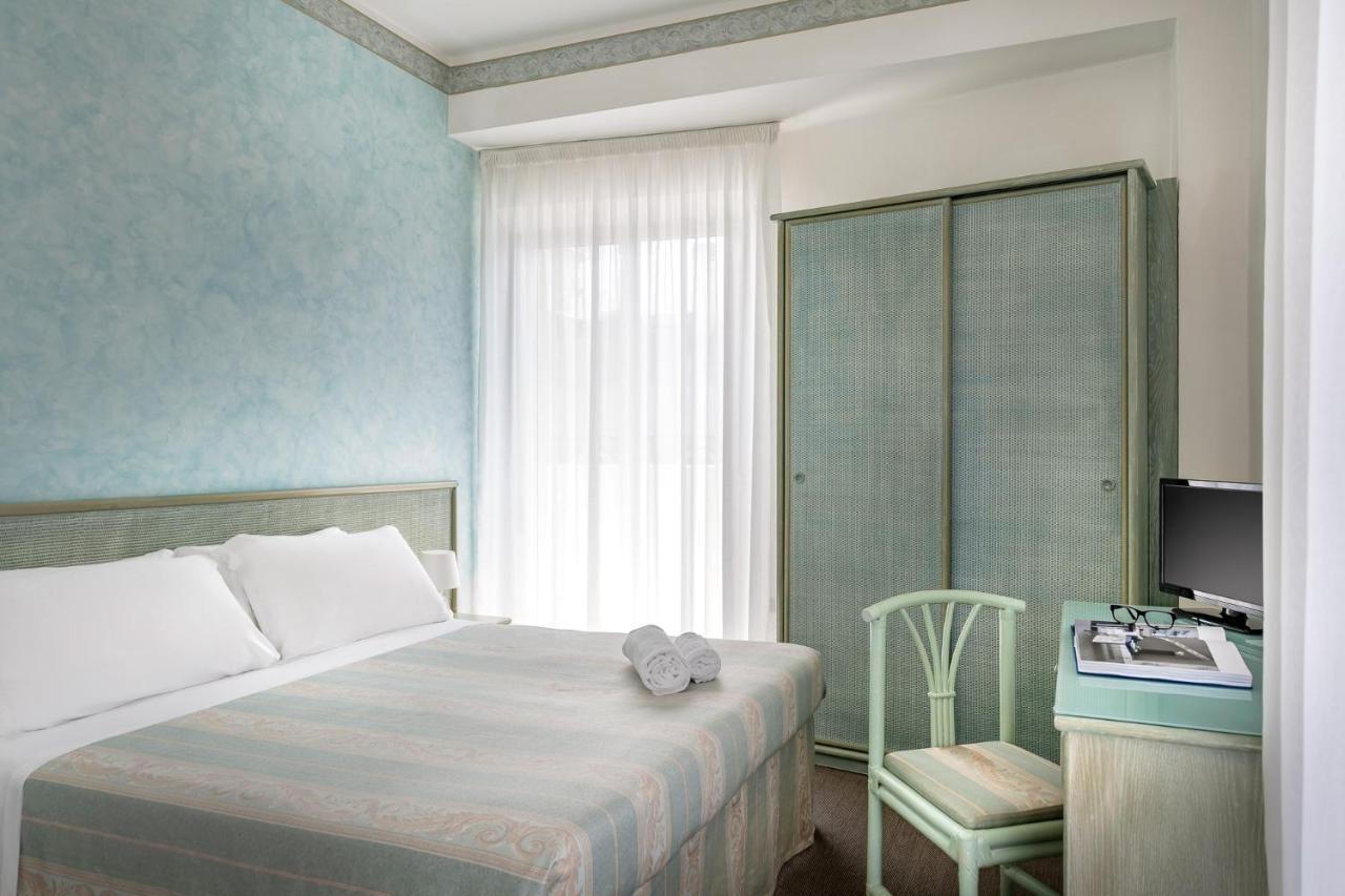 Hotel Cristina Corona Cattolica Esterno foto